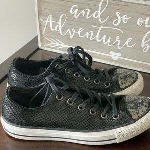 Snakeskin converse
